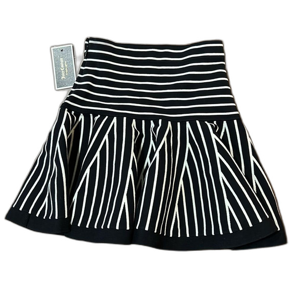 Juicy Couture NWT Flounce Mini Skirt Black White Striped Fit & Flare Knit XS - Picture 3 of 6